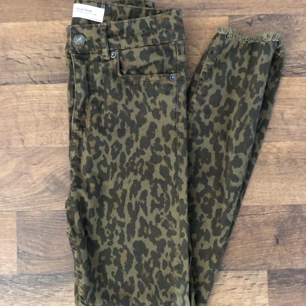 Print green skinny jeans